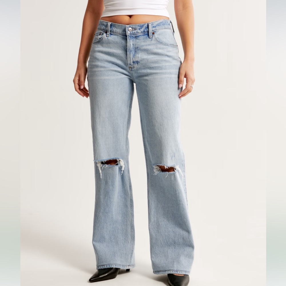 Abercrombie and Fitch low rise, the baggy jeans, denim light size 30/10 regular - Picture 3 of 6